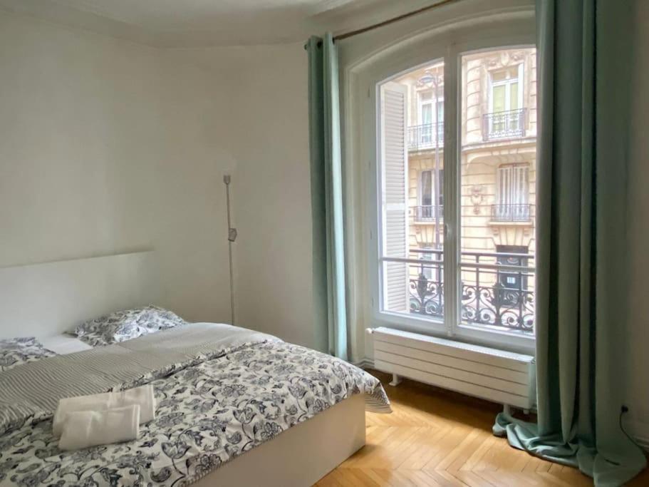 Haussmannien, Pres Arc Triomphe Apartment Paris Exterior photo