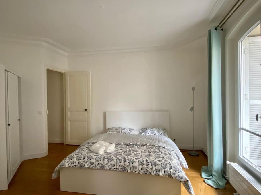 Haussmannien, Pres Arc Triomphe Apartment Paris Exterior photo